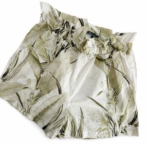Shore Cotton Shorts tropical green leaves on white size M resort wear